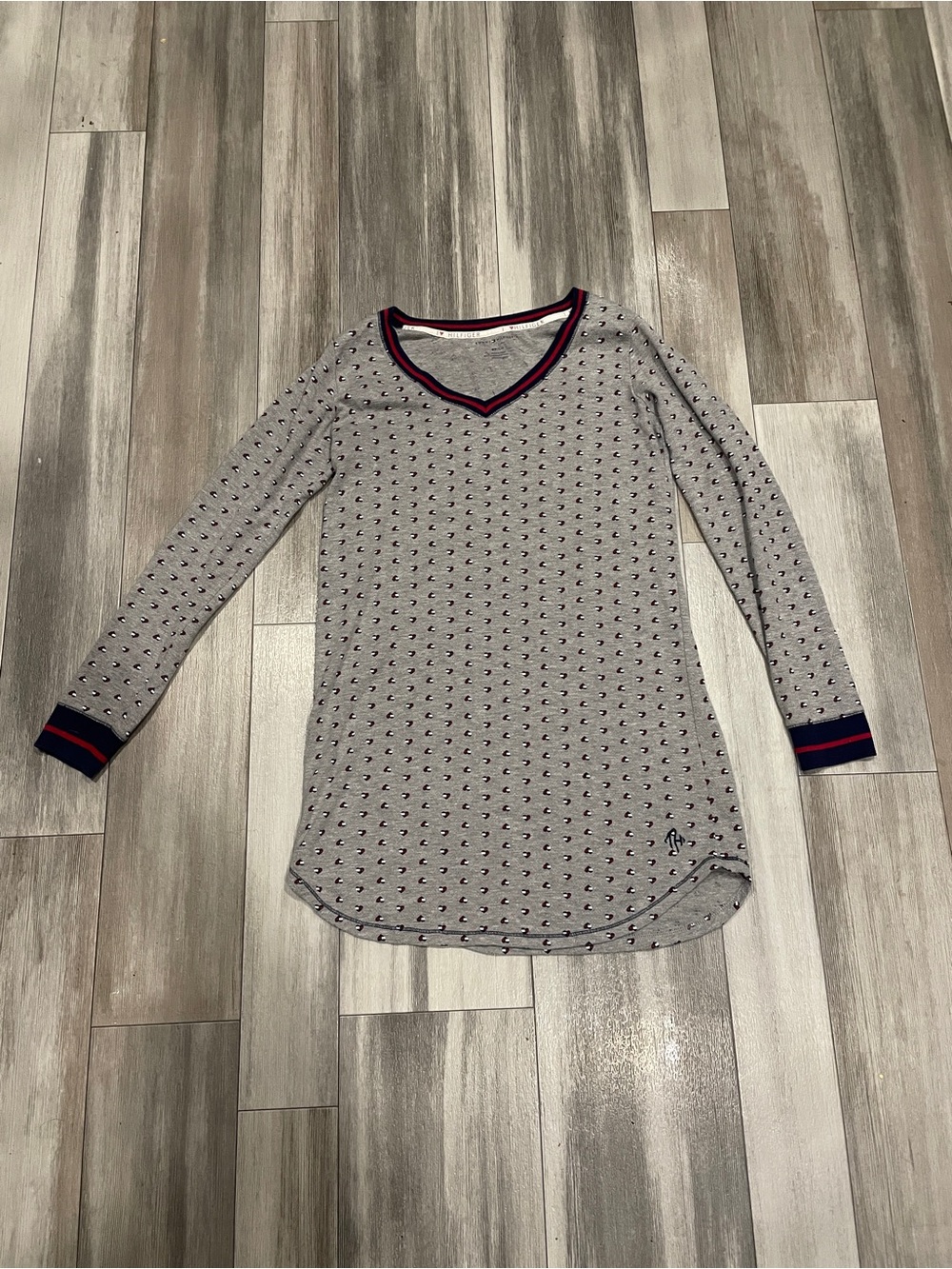 Tommy Hilfiger Gray Heart Print V-Neck Long Sleeve Sleep Shirt Dress Small
